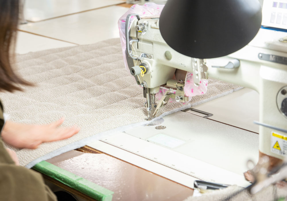 ピカソソファの製作工程 生地の縫製 ローソファ専門店HAREM