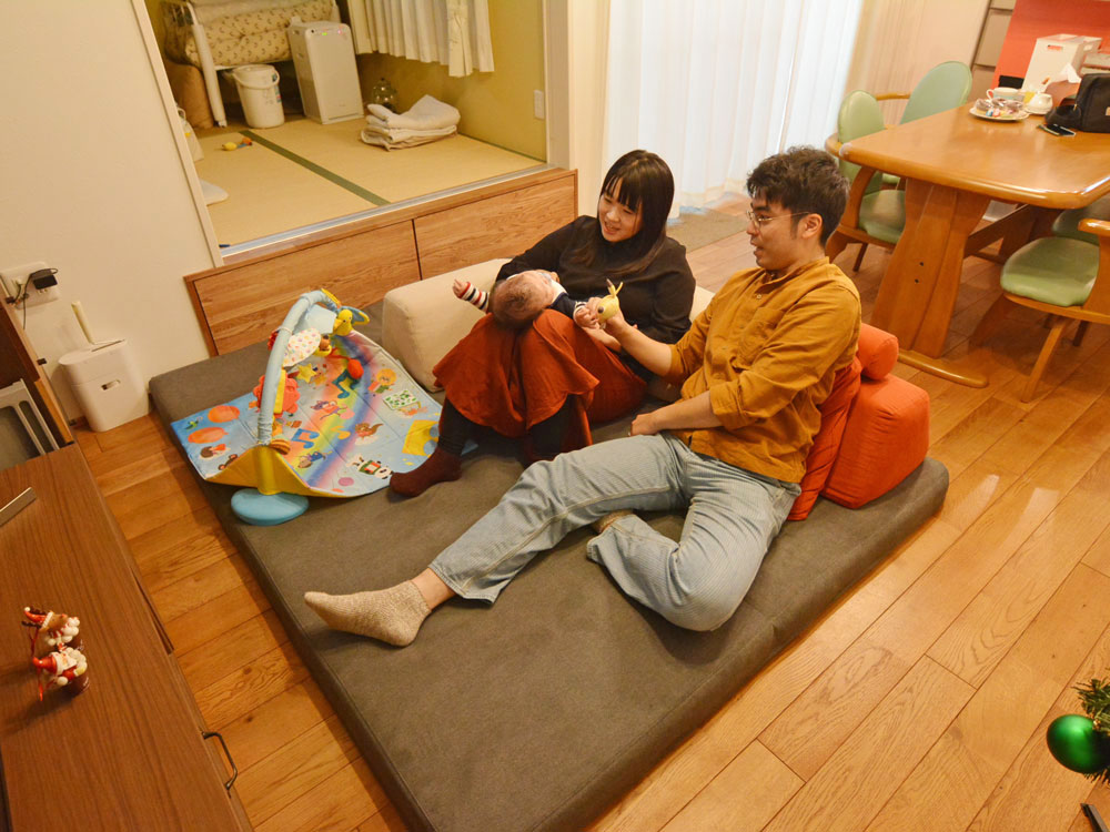 【レビュー】自由度の高いソファだから、愛着をもって使える。｜ローソファ専門店HAREM